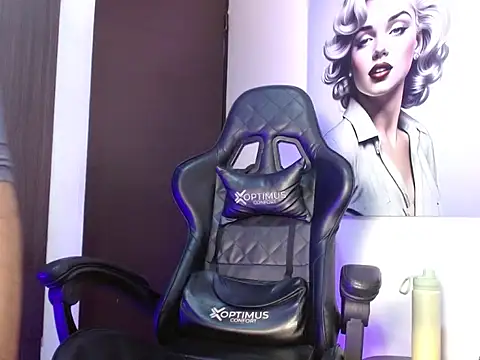 Snapshot of Hendry_ chatting on 9, 9, 2025 Hendry online show from 9, 9, 2025