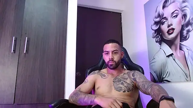 Snapshot of Hendry_ chatting on 22, 9, 2025 Hendry online show from 22, 9, 2025