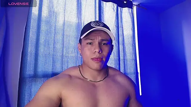 Snapshot of RoyConstance chatting on 5, 1, 2025 RoyConstance online show from 5, 1, 2025