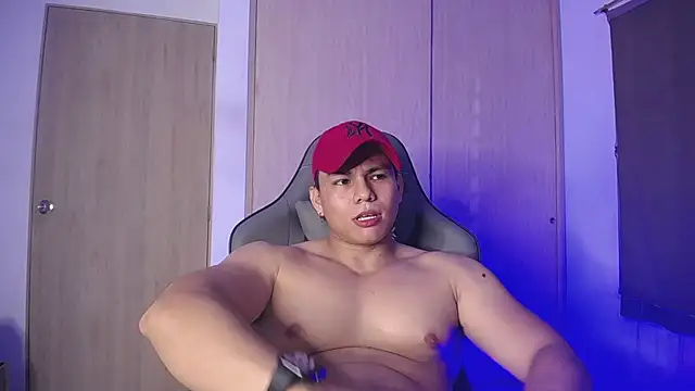 Snapshot of RoyConstance chatting on 10, 3, 2025 RoyConstance online show from 10, 3, 2025