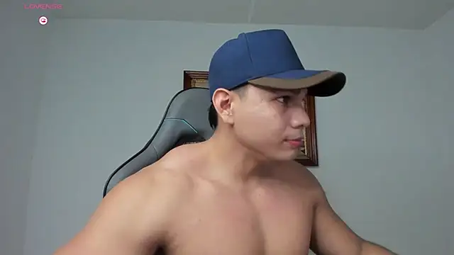 Snapshot of RoyConstance chatting on 27, 2, 2026 RoyConstance online show from 27, 2, 2026