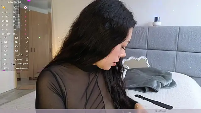 Soffimoon  online show from 2, 4, 2026