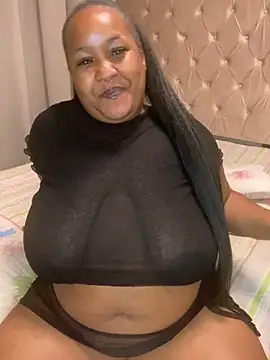 Snapshot of Missmoox24 chatting on 22, 10, 2025 Missmoox24 online show from 22, 10, 2025