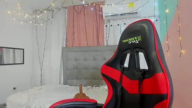 valentina 0  online show from 2, 3, 2025