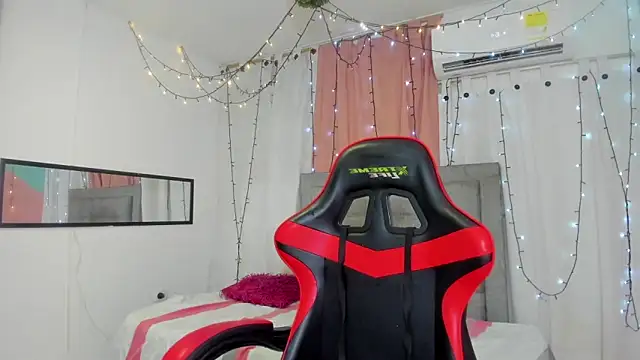 valentina 0  online show from 13, 3, 2025