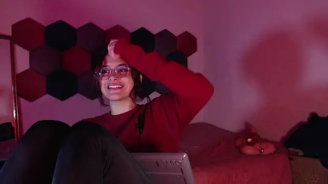 liz-beths online show from 18, 3, 2025