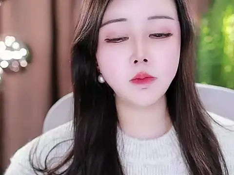 Qiaoqiao  online show from 13, 2, 2025