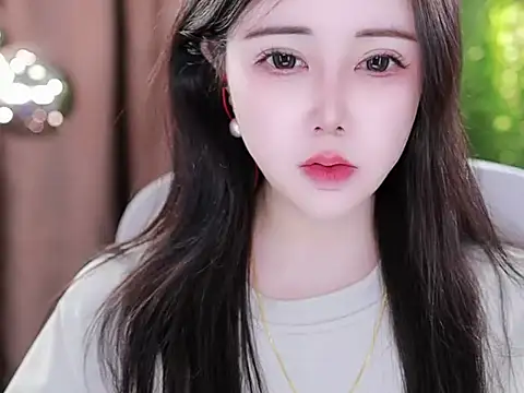 Qiaoqiao  online show from 18, 2, 2025