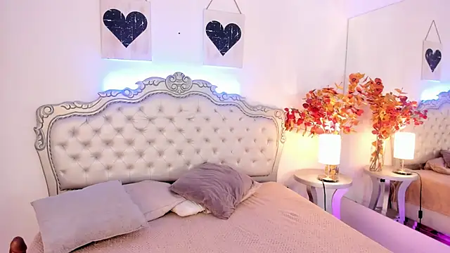 NiaColusi online show from 2, 10, 2025