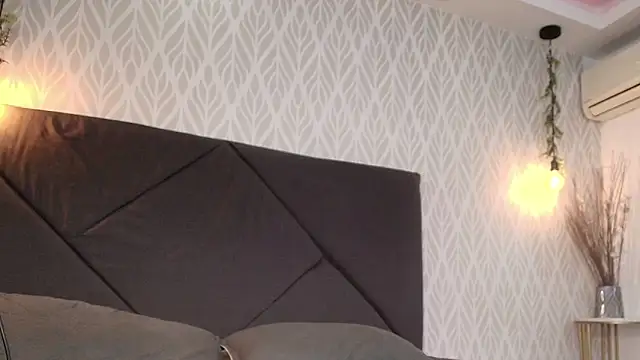 flavia cruz online show from 9, 11, 2025