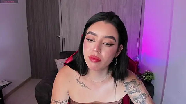 Snapshot of zoee_jackson chatting on 8, 1, 2026 zoee jackson online show from 8, 1, 2026