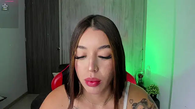 Snapshot of zoee_jackson chatting on 10, 1, 2026 zoee jackson online show from 10, 1, 2026