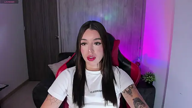 Snapshot of zoee_jackson chatting on 11, 1, 2026 zoee jackson online show from 11, 1, 2026