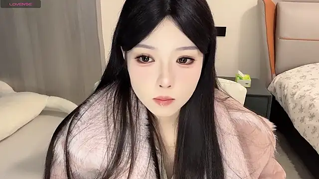 Snapshot of Q-ing chatting on 29, 12, 2024 Q-ing online show from 29, 12, 2024