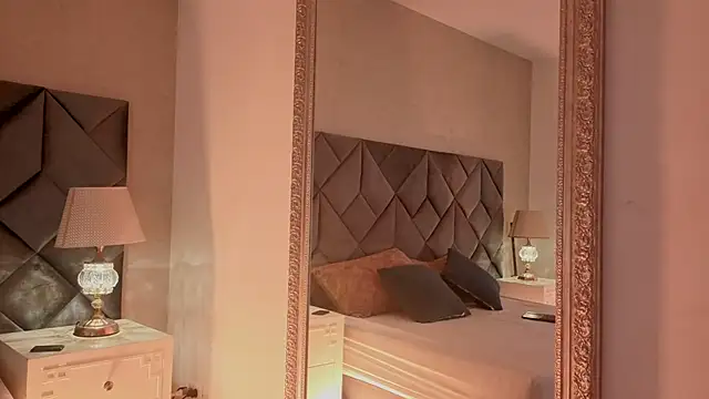 Luisa0110 online show from 7, 4, 2026