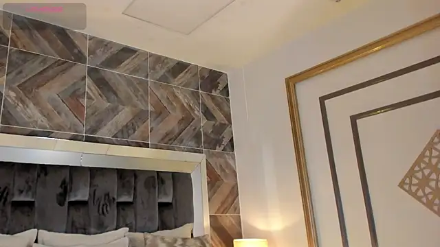 TaniaSmith1 online show from 28, 9, 2025