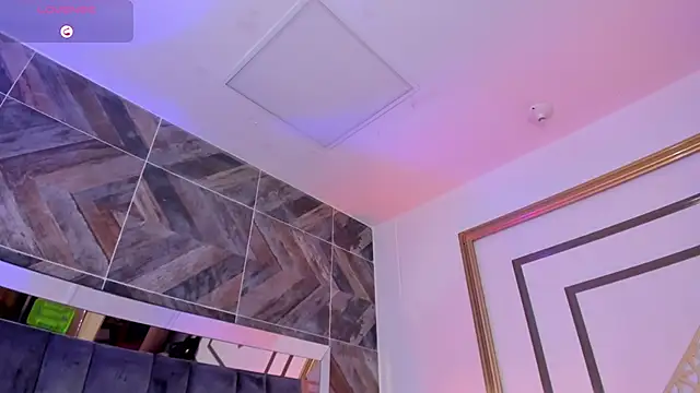 TaniaSmith1 online show from 11, 11, 2025