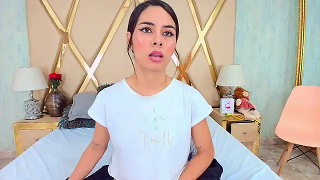 NicoleEsposito online show from 13, 2, 2025