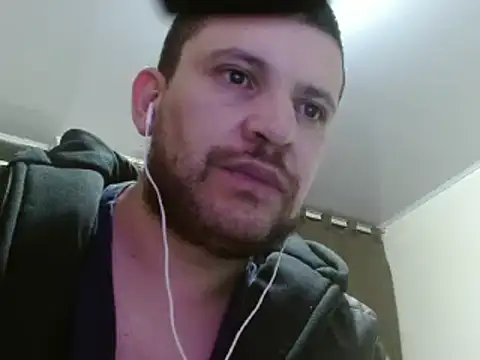 camiloking1720 online show from 4, 2, 2025