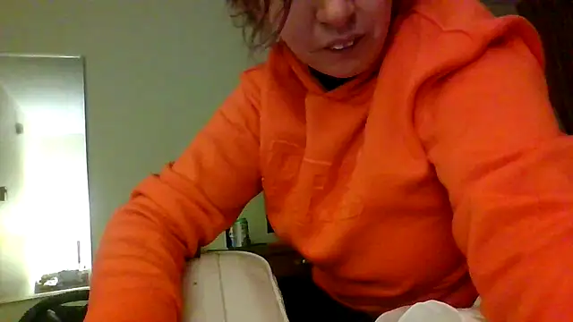 Snapshot of erinSmiles chatting on 24, 9, 2025 erinSmiles online show from 24, 9, 2025