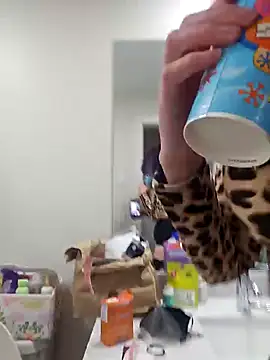 Snapshot of erinSmiles chatting on 7, 11, 2025 erinSmiles online show from 7, 11, 2025