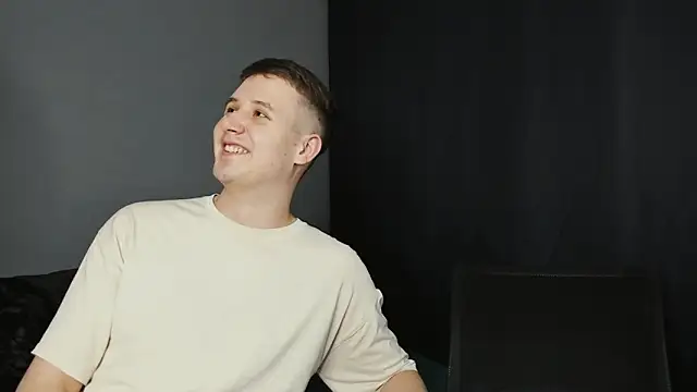 Pinku kitsune online show from 21, 3, 2025