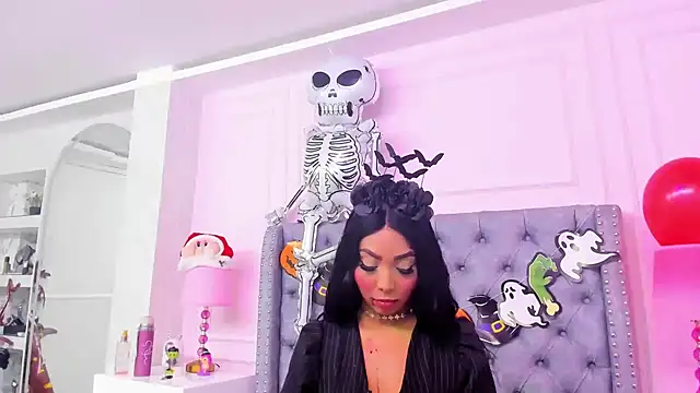 HaileeRoberts online show from 31, 10, 2025