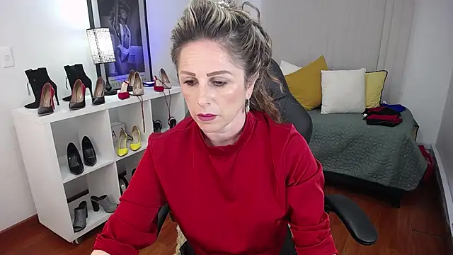 Snapshot of Victoria_collins_1 chatting on 8, 1, 2025 Victoria collins 1 online show from 8, 1, 2025