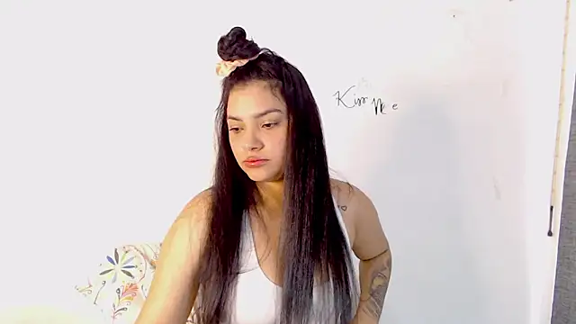 lolaa staars online show from 15, 3, 2025