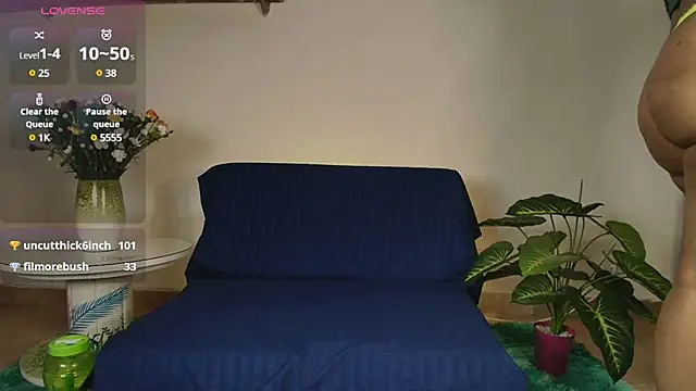 Elliee  online show from 31, 1, 2025