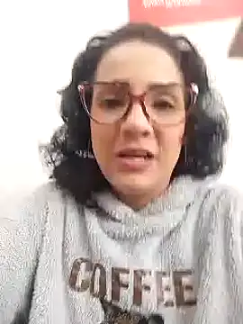 Elliee  online show from 11, 3, 2025