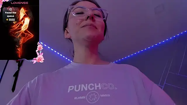 Snapshot of Ich_Bin_Julia chatting on 2, 1, 2025 Ich Bin Julia online show from 2, 1, 2025