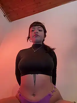 Ashley Chriss online show from 11, 1, 2025