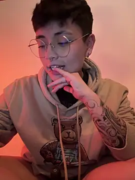 Ashley Chriss online show from 24, 1, 2025