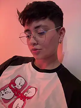 Ashley Chriss online show from 26, 1, 2025