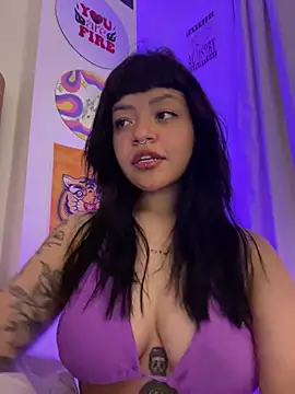 Ashley Chriss online show from 21, 2, 2025