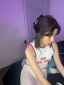 Catyloves online show from 30, 1, 2025