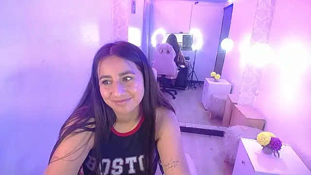 Snapshot of ailyn_miranda chatting on 8, 2, 2025 ailyn miranda online show from 8, 2, 2025