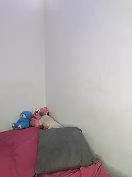 Snapshot of ailyn_miranda chatting on 12, 3, 2025 ailyn miranda online show from 12, 3, 2025