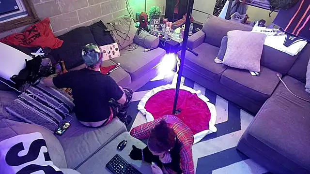 KRYZTALYNXXX online show from 15, 12, 2025