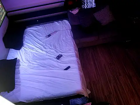 KRYZTALYNXXX online show from 24, 4, 2026