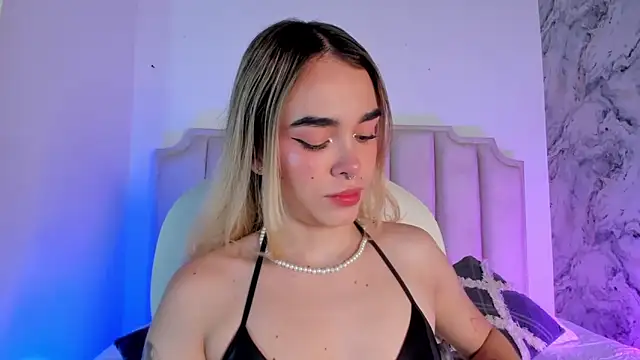 Lucy Vega online show from 21, 1, 2025