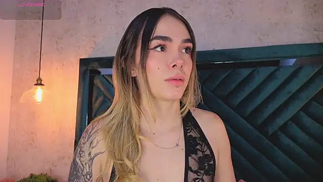 Lucy Vega online show from 27, 9, 2025