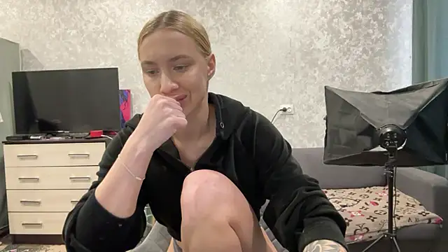 AnneBall online show from 3, 2, 2025