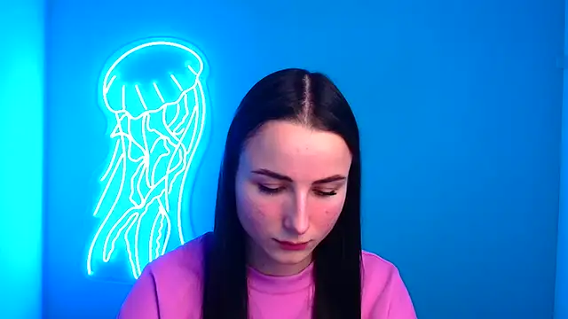 Eva Janee online show from 12, 12, 2024