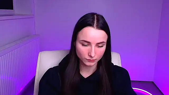 Eva Janee online show from 3, 2, 2025