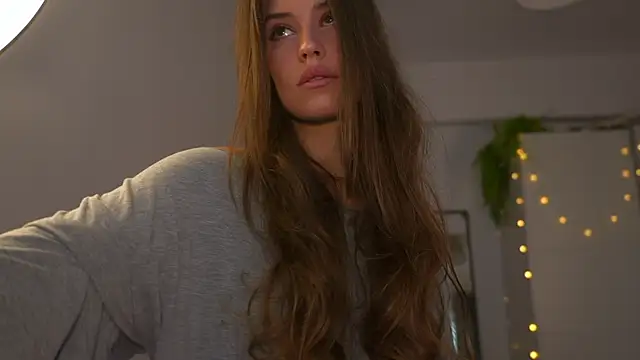 Snapshot of FazeyJ_ chatting on 19, 10, 2025 FazeyJ online show from 19, 10, 2025