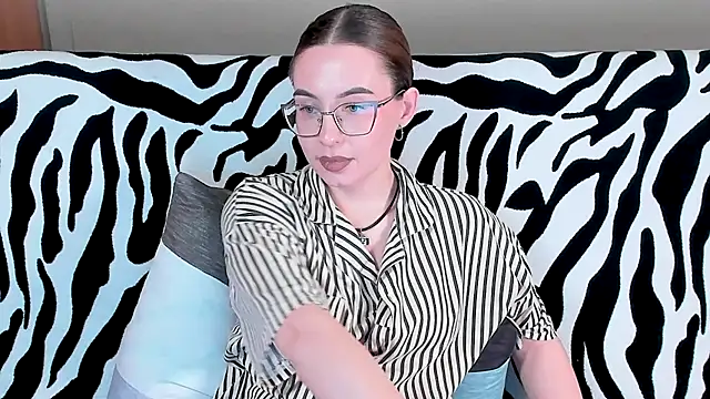 VeronikaKissuchi online show from 8, 1, 2025