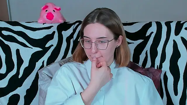 VeronikaKissuchi online show from 6, 3, 2025