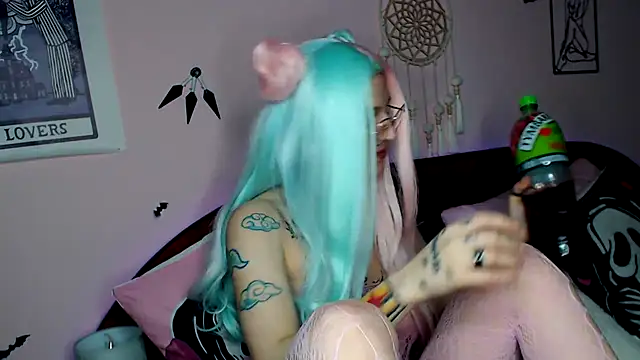 MoonAgnes online show from 1, 2, 2025